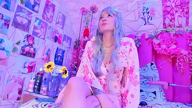 Alicebenett online show from September 18, 8:33 pm