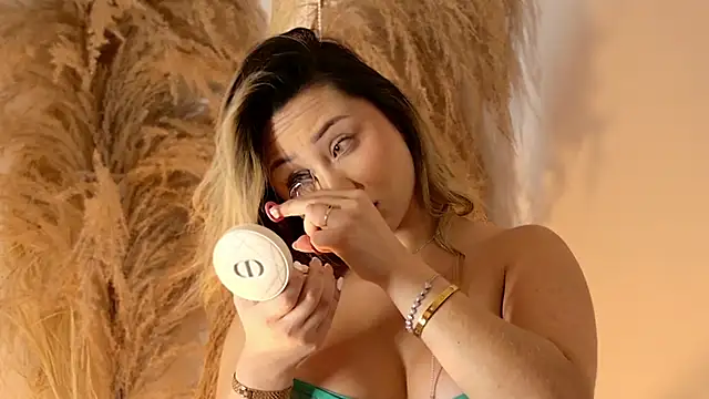 SaraFerreira online show from February 18, 12:26 am