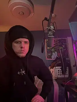 traejddd online show from April 8, 4:34 am
