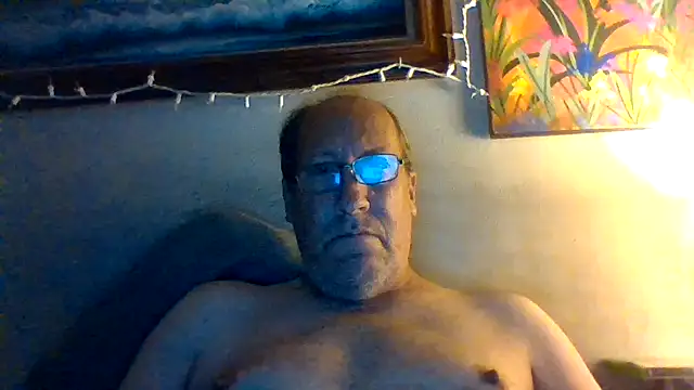 Snapshot of hornyrich69 chatting on May 3, 5:24 am hornyrich69 online show from May 3, 5:24 am