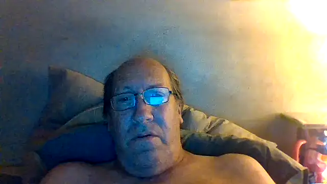 Snapshot of hornyrich69 chatting on May 8, 5:13 am hornyrich69 online show from May 8, 5:13 am