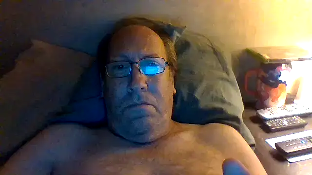 Snapshot of hornyrich69 chatting on May 25, 5:24 am hornyrich69 online show from May 25, 5:24 am