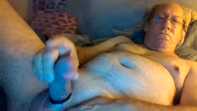 Snapshot of hornyrich69 chatting on May 29, 6:00 am hornyrich69 online show from May 29, 6:00 am