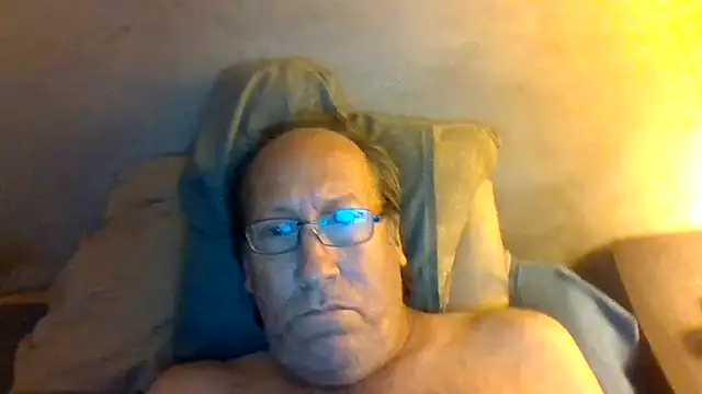 Snapshot of hornyrich69 chatting on June 1, 6:26 am hornyrich69 online show from June 1, 6:26 am