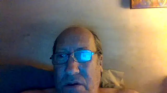 Snapshot of hornyrich69 chatting on June 7, 6:28 am hornyrich69 online show from June 7, 6:28 am