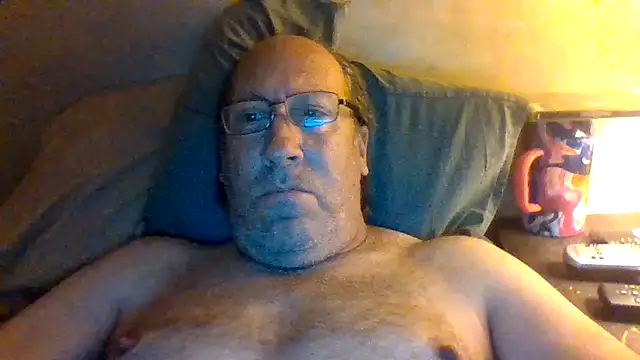 Snapshot of hornyrich69 chatting on June 13, 5:49 am hornyrich69 online show from June 13, 5:49 am