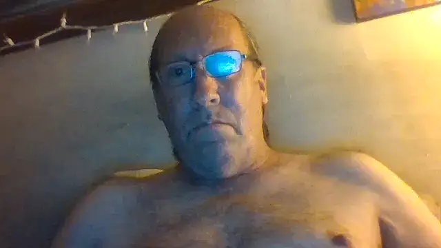 Snapshot of hornyrich69 chatting on June 21, 4:59 am hornyrich69 online show from June 21, 4:59 am