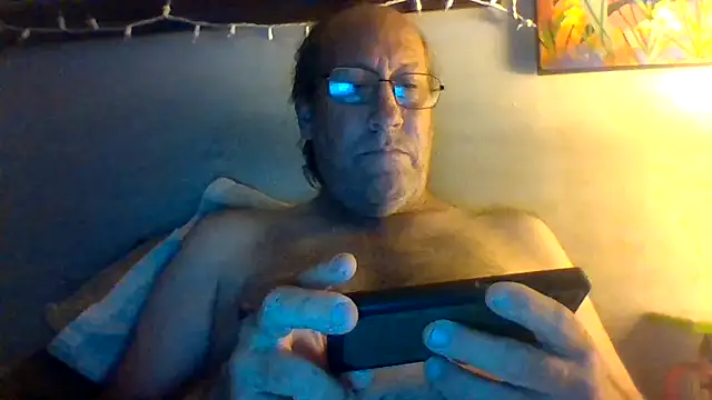 Snapshot of hornyrich69 chatting on July 10, 4:06 am hornyrich69 online show from July 10, 4:06 am