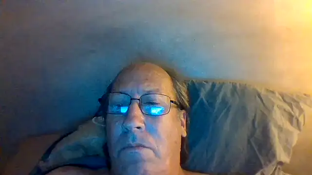 Snapshot of hornyrich69 chatting on July 17, 4:52 am hornyrich69 online show from July 17, 4:52 am