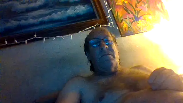 Snapshot of hornyrich69 chatting on July 28, 5:58 am hornyrich69 online show from July 28, 5:58 am