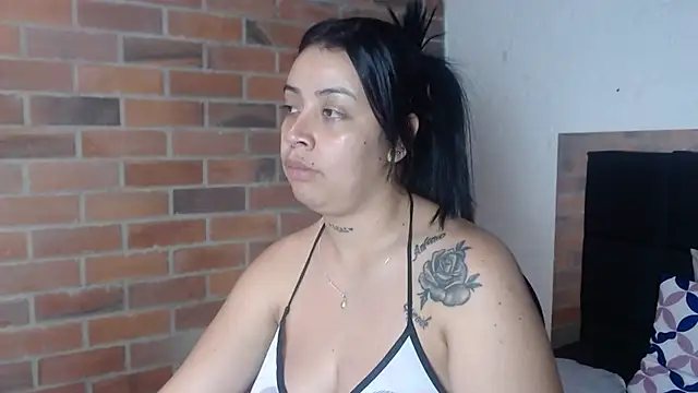 salome  hills1 online show from December 15, 8:24 pm