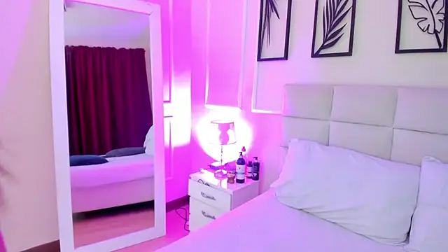 Snapshot of Alisa__walker chatting on January 13, 7:21 pm Alisa walker online show from January 13, 7:21 pm