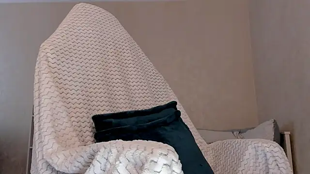 Britney Ross online show from March 4, 6:37 am