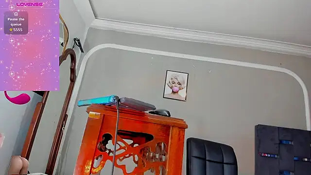 Jimena Grey online show from February 17, 9:10 pm