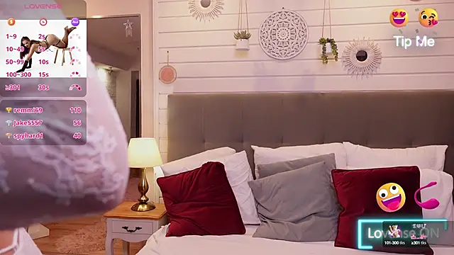 LinaReese online show from March 18, 5:41 am