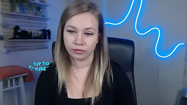 holly xglam online show from December 23, 10:21 am