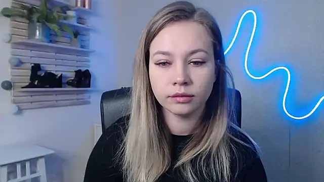 holly xglam online show from January 9, 3:04 am