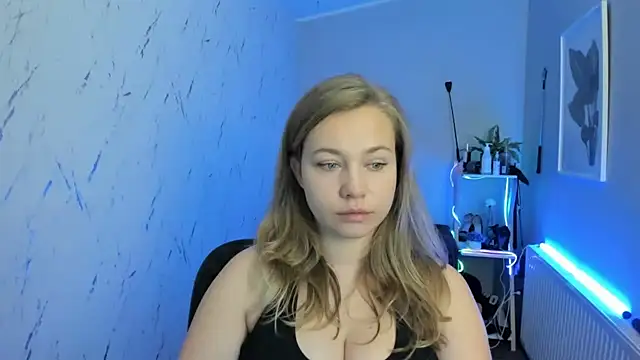 holly xglam online show from September 22, 5:04 pm