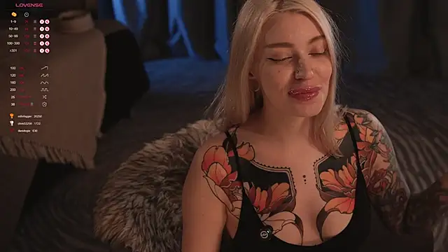 LinaKinky online show from March 12, 7:59 pm