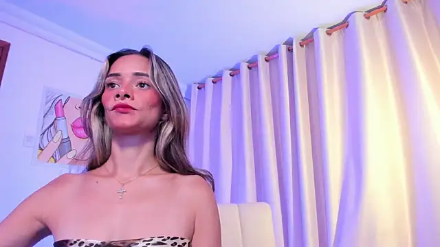 SkiinnyAna online show from January 10, 7:37 pm