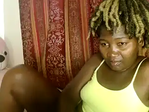 Snapshot of Sexxy_pretty24 chatting on February 10, 9:14 am Sexxy pretty24 online show from February 10, 9:14 am