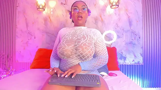 Snapshot of Esmeralda_Duarte chatting on January 23, 9:08 am Esmeralda Duarte online show from January 23, 9:08 am