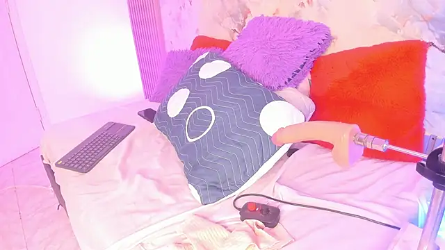 Snapshot of Esmeralda_Duarte chatting on March 22, 12:46 pm Esmeralda Duarte online show from March 22, 12:46 pm