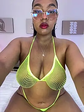 Snapshot of Esmeralda_Duarte chatting on May 10, 3:12 am Esmeralda Duarte online show from May 10, 3:12 am
