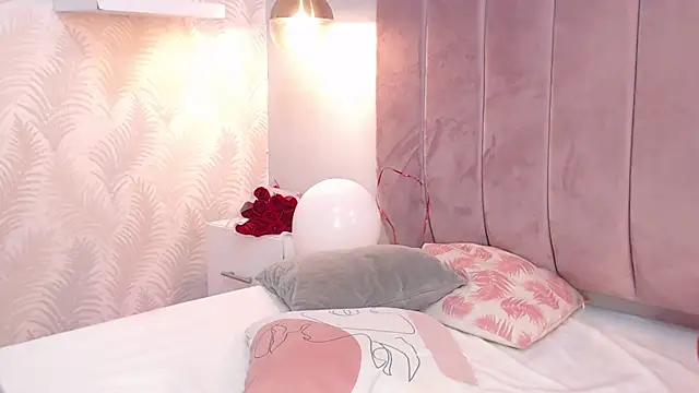 LeenaBrown online show from February 6, 1:16 am