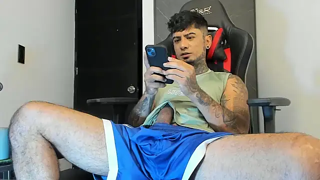 Snapshot of sergiio_mesa27 chatting on December 16, 1:54 pm sergiio mesa27 online show from December 16, 1:54 pm