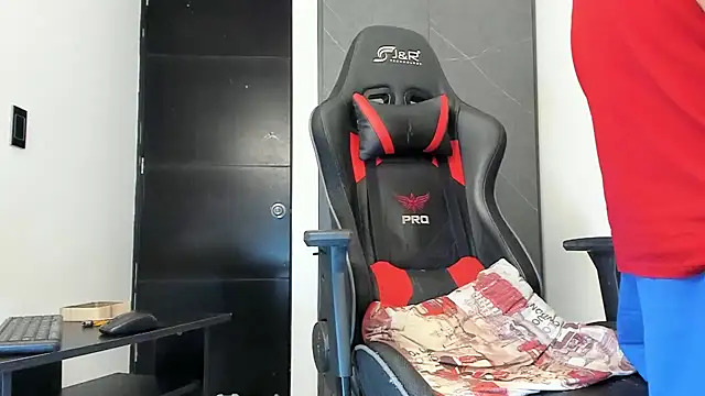 Snapshot of sergiio_mesa27 chatting on December 28, 12:15 am sergiio mesa27 online show from December 28, 12:15 am