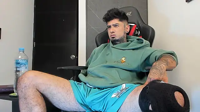 Snapshot of sergiio_mesa27 chatting on January 5, 11:44 pm sergiio mesa27 online show from January 5, 11:44 pm