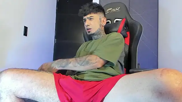 Snapshot of sergiio_mesa27 chatting on February 1, 10:34 pm sergiio mesa27 online show from February 1, 10:34 pm