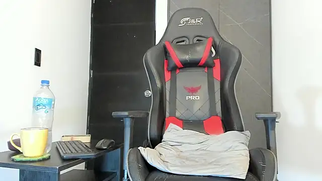 Snapshot of sergiio_mesa27 chatting on February 20, 11:10 pm sergiio mesa27 online show from February 20, 11:10 pm