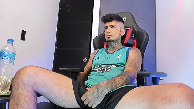 Snapshot of sergiio_mesa27 chatting on March 10, 11:27 pm sergiio mesa27 online show from March 10, 11:27 pm