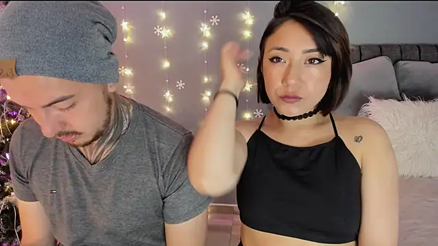 Snapshot of Hot_Couple666 chatting on December 14, 1:39 am Hot Couple666 online show from December 14, 1:39 am