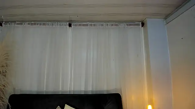 miel gomez online show from February 4, 10:45 pm