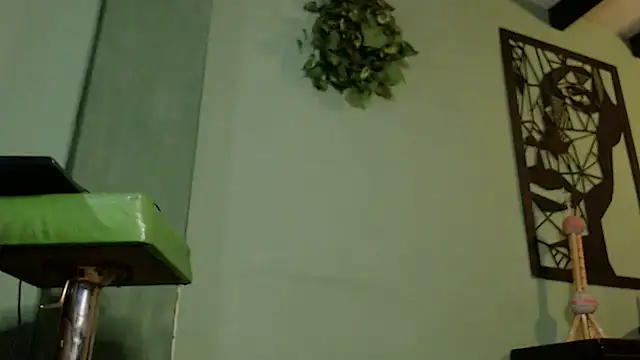 thirstymoonxx online show from March 15, 4:24 am