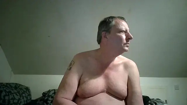 Snapshot of chubbybear2cum chatting on May 15, 11:45 pm chubbybear2cum online show from May 15, 11:45 pm