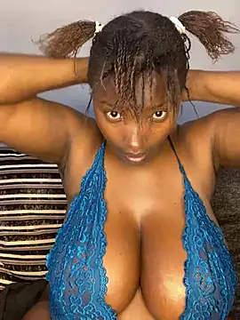 Snapshot of Naughty-sonia2 chatting on December 9, 11:15 am Naughty-sonia2 online show from December 9, 11:15 am