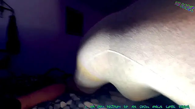 Snapshot of Deutscher_Gro8schwanz_88 chatting on February 8, 4:25 am Deutscher Gro8schwanz 88 online show from February 8, 4:25 am