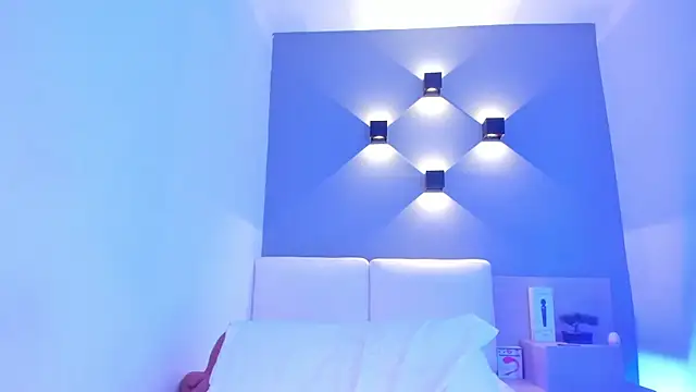 aisha h  online show from January 24, 1:03 am