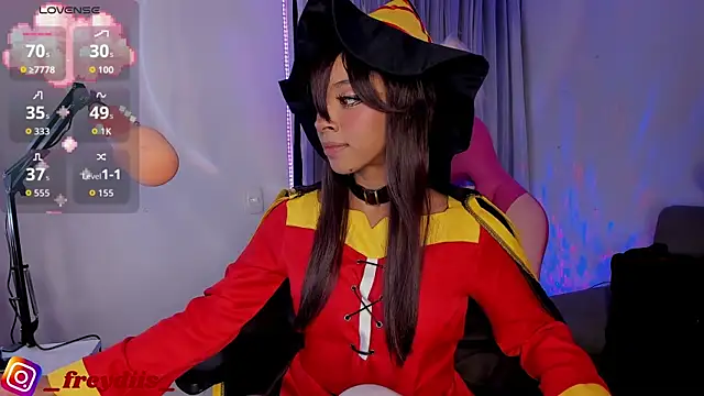 Snapshot of Miss_freydis chatting on October 28, 5:11 am Miss freydis online show from October 28, 5:11 am