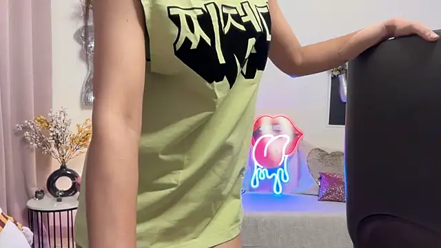 Unique-Beauty online show from April 21, 6:55 pm