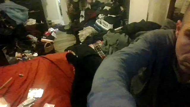 Snapshot of robeaulieu02 chatting on February 14, 8:11 am robeaulieu02 online show from February 14, 8:11 am