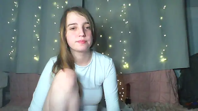 Snapshot of EvieRoseex chatting on April 5, 11:35 pm EvieRoseex online show from April 5, 11:35 pm