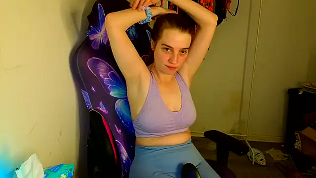 Snapshot of EvieRoseex chatting on June 23, 11:47 pm EvieRoseex online show from June 23, 11:47 pm