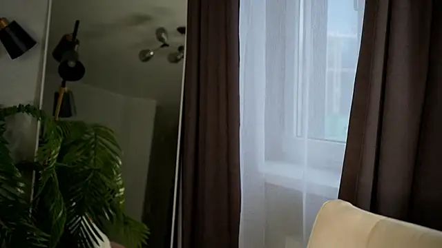 Sandy-the-Squirrel online show from December 11, 5:21 am