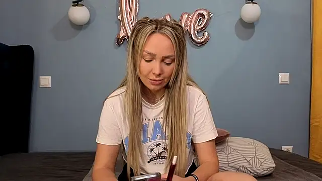 AnnaMaee online show from February 28, 9:12 pm