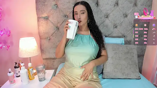 Snapshot of Holyjacky_ chatting on March 18, 10:36 am Holyjacky  online show from March 18, 10:36 am